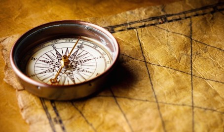 brujula,-mapa-historico-188966-1 (1)